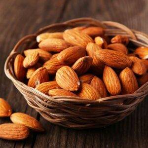 Hạt hạnh nhân VitaFruit, 100% tự nhiên, không chất bảo quản. Giàu vitamin E, chất xơ, khoáng chất, giúp cải thiện sức khỏe tim mạch, làm đẹp da, bổ dưỡng cho cơ thể.